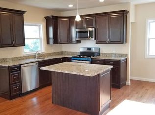 366 Grand Ave, Pawtucket, RI 02861