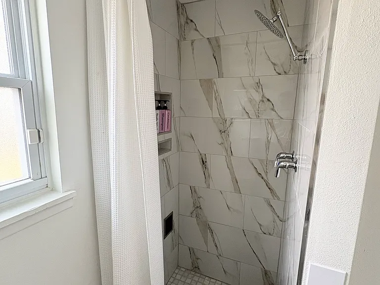 2421 N Sage St #B — Photo 17