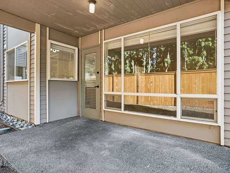 Olympic West Apartments — Photo 20
