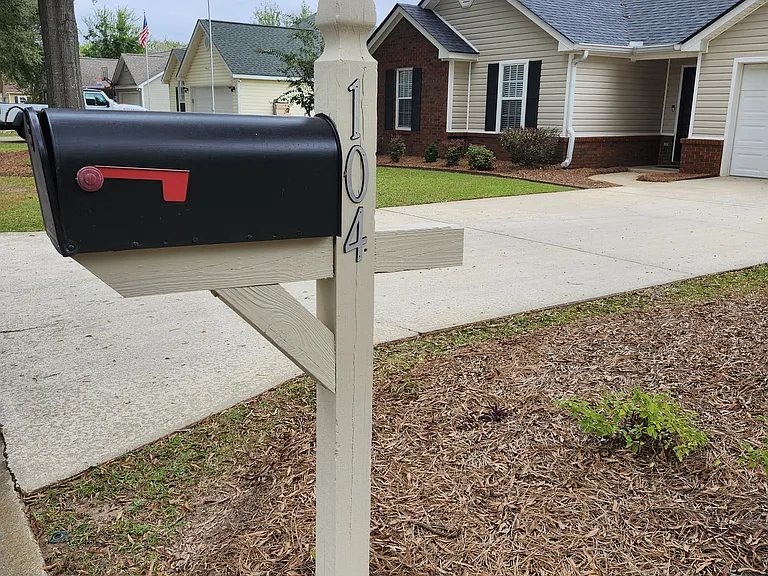 Photo of the mailbox revealing the address: 104 Mayfair Circle, Warner Robins, GA 31093