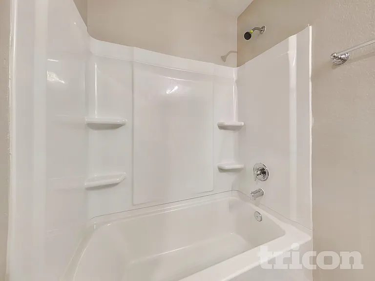 2910 Lavender Mdw — Photo 11