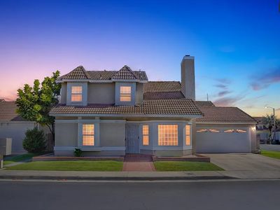 321 Burlington Cmn, Santa Ana, CA, 92704