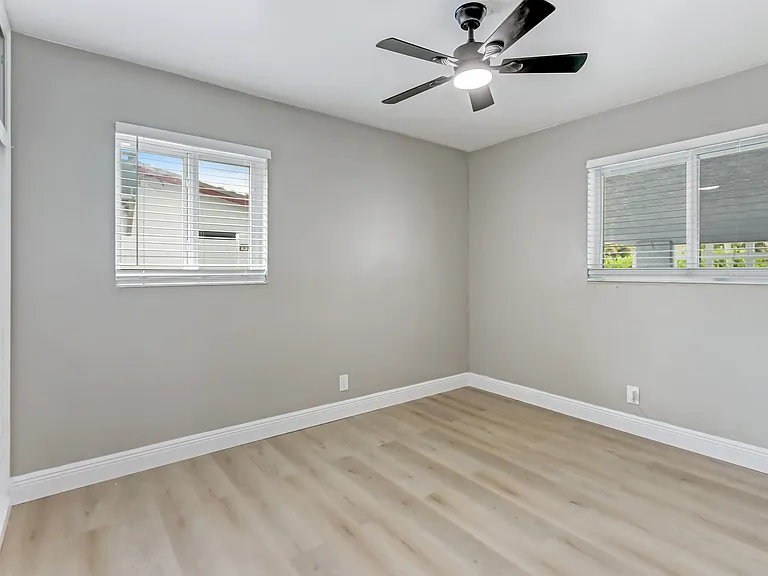 4900 NW 15th St #5 — Photo 10