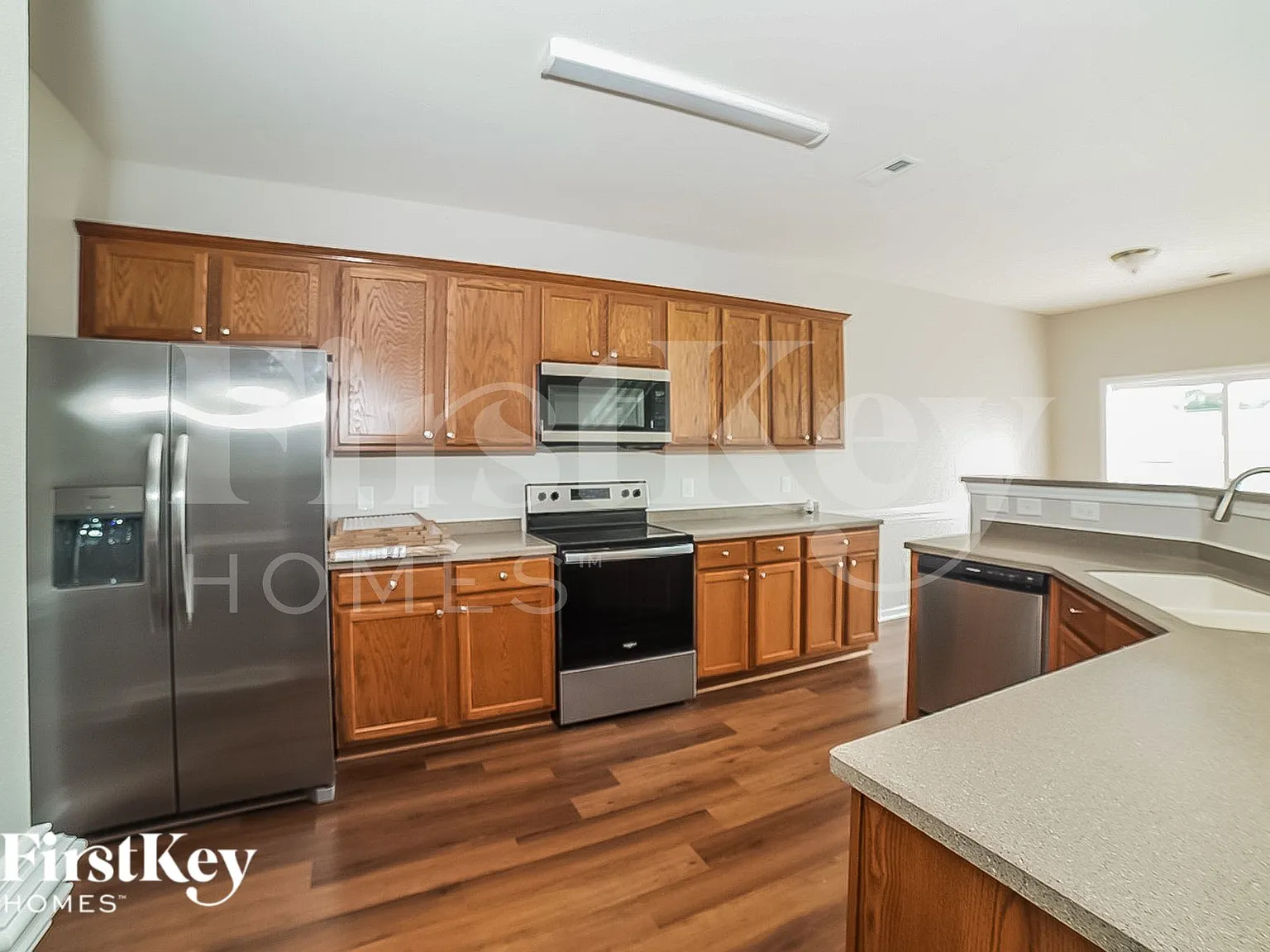 4 bed, 2.5 bath, 2392 sqft, $2,335 — Photo 4