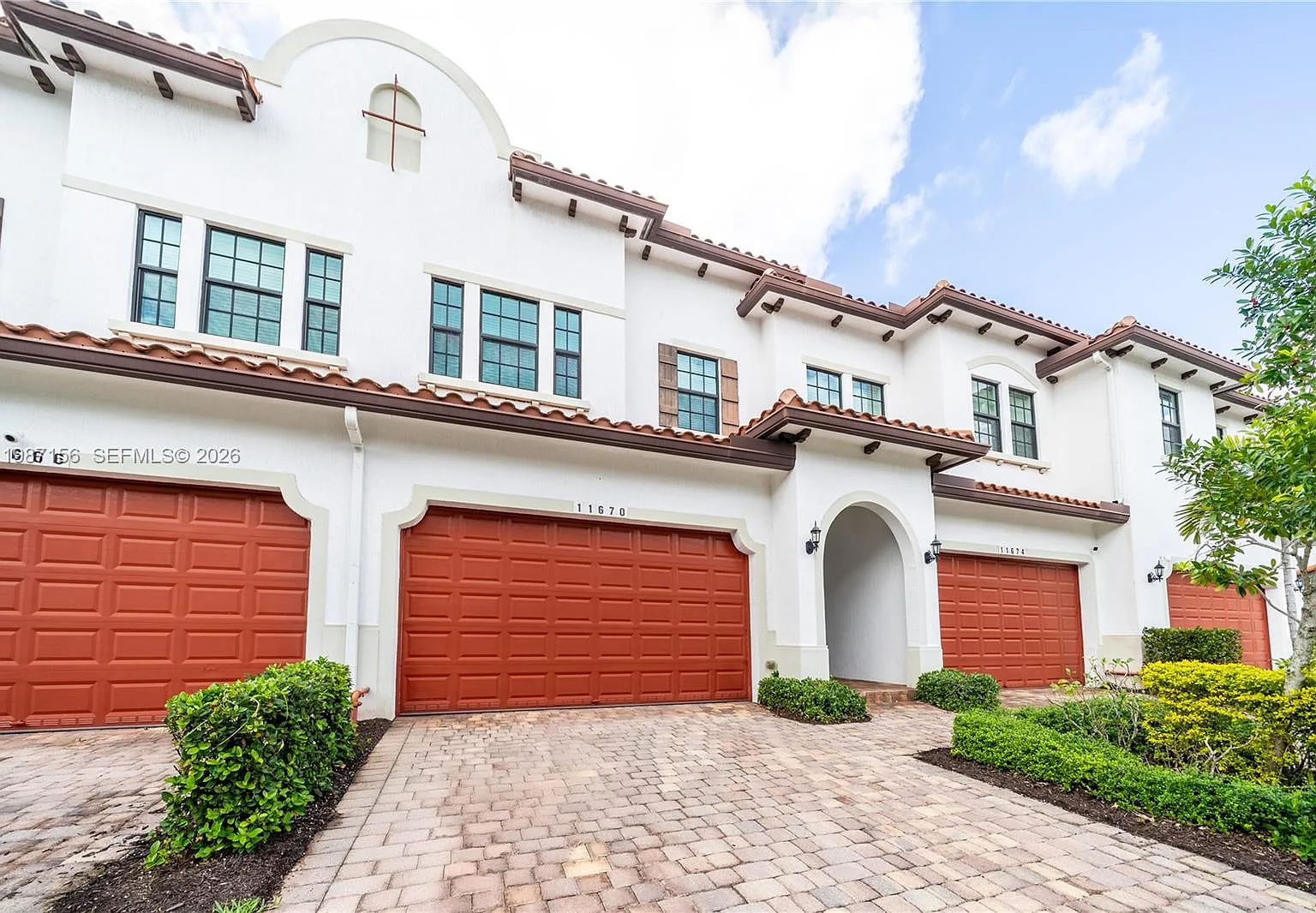 Pembroke Lakes South — Photo 2