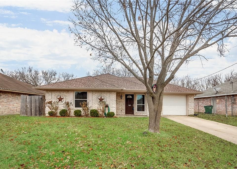 1st image of 217 Briar Creek Dr