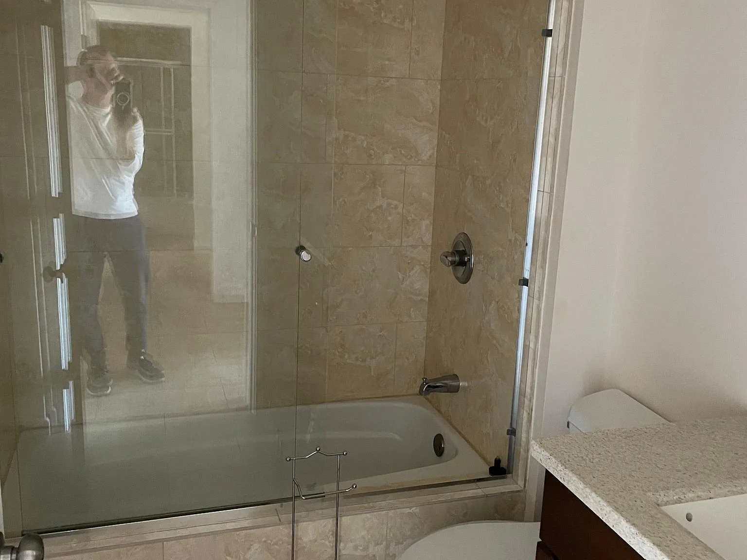 2 bed, 850 sqft, $2,350 — Photo 4
