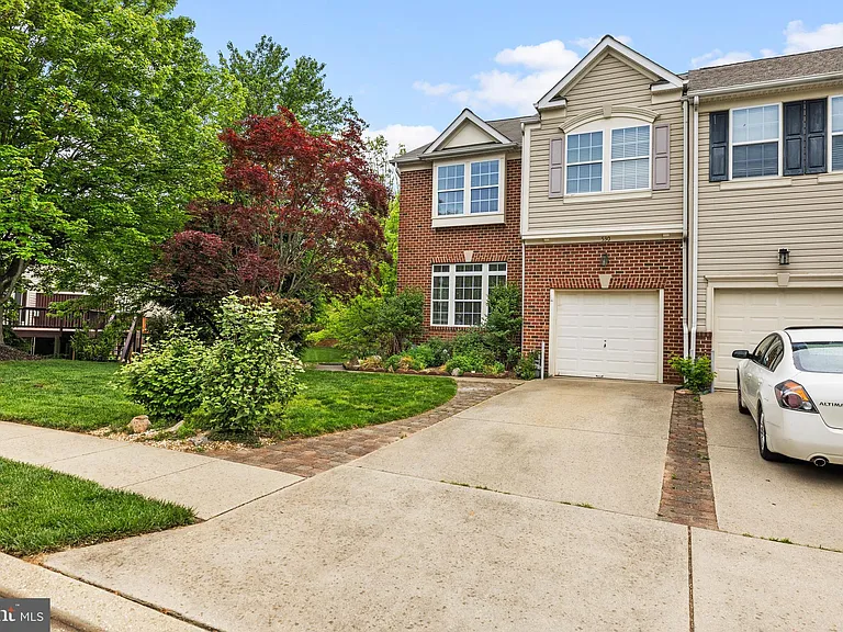 530 Limerick Cir — Photo 3