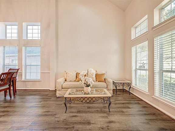 3rd image of 5515 Waverdale Ct