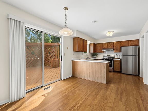 5th image of 1119 Berkshire Ln