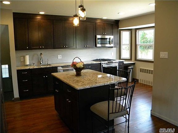 2nd image of 4085 Bayberry Ln