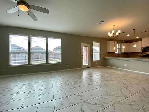 4th image of 1613 Sonny Dr