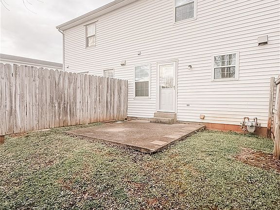 4th image of 455 Three Springs Rd APT 6