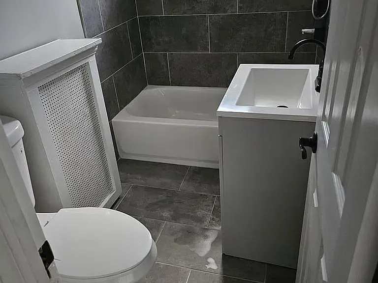 Cedar Court — Photo 3