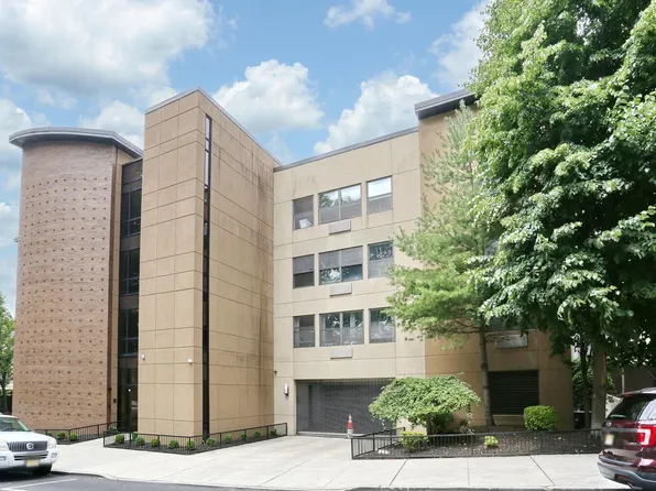 5711 Jefferson St APT 214, West New York, NJ 07093