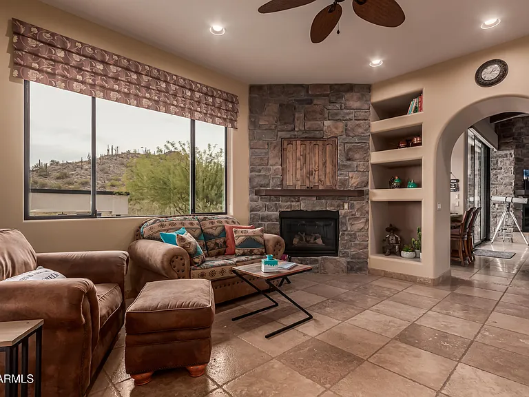 36138 N Summit Dr — Photo 19