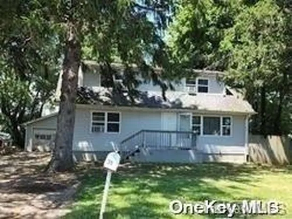 (undisclosed Address), Amityville, NY 11701