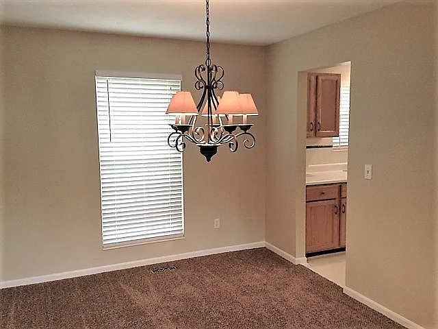 4 bed, 2.5 bath, 1947 sqft, $2,505 — Photo 4