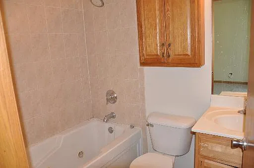 5529 W Higgins Ave #101 — Photo 7