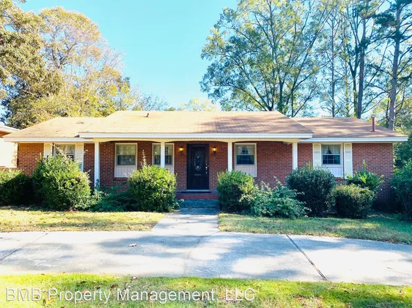 932 Green Forest Dr, Montgomery, AL 36109