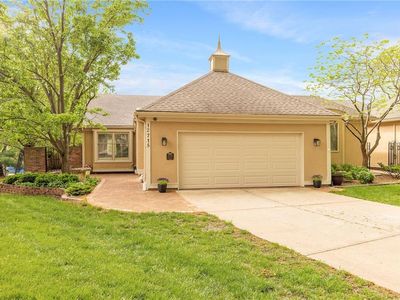 12715 Cambridge Ln, Leawood, KS, 66209