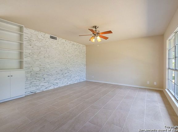 5th image of 3406 Maywood Dr