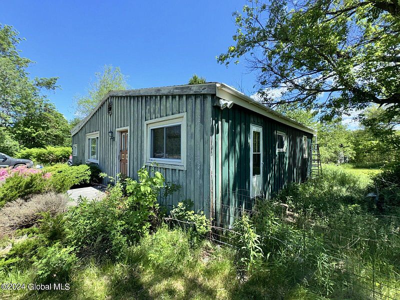 3rd image of 535 Honeywell Corners Road