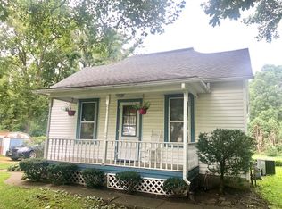 617 Pine St, Dixon, IL 61021