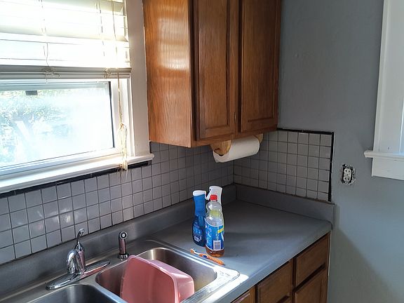 5th image of 407 E 63rd St #407