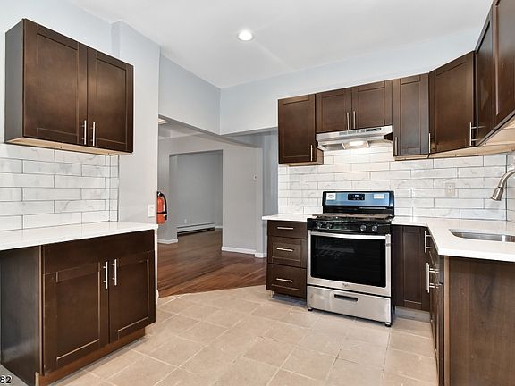 5th image of 602 Stuyvesant Ave