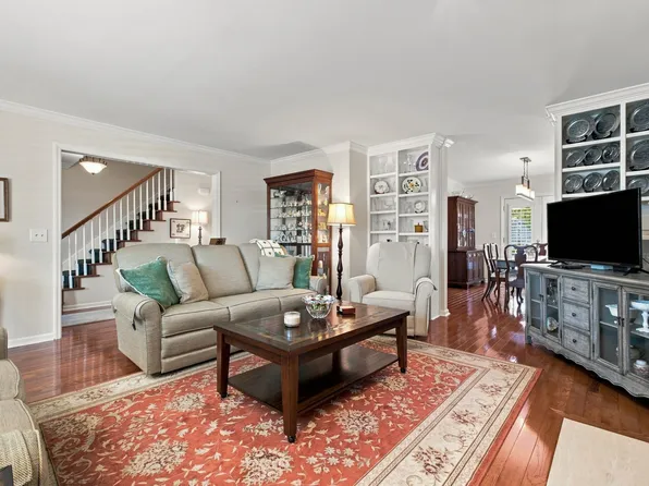 402 N Cameron Ct, Hermitage, TN 37076