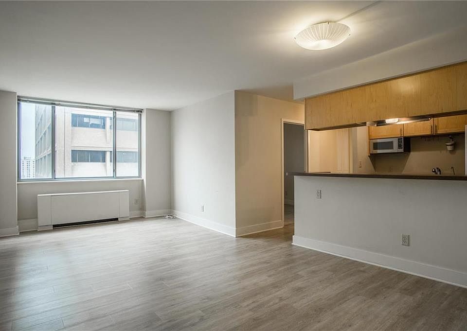 1st image of 600 E 8th 6a St