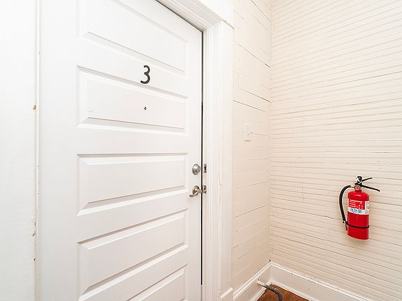 5th image of 1219 Grace Ave #3