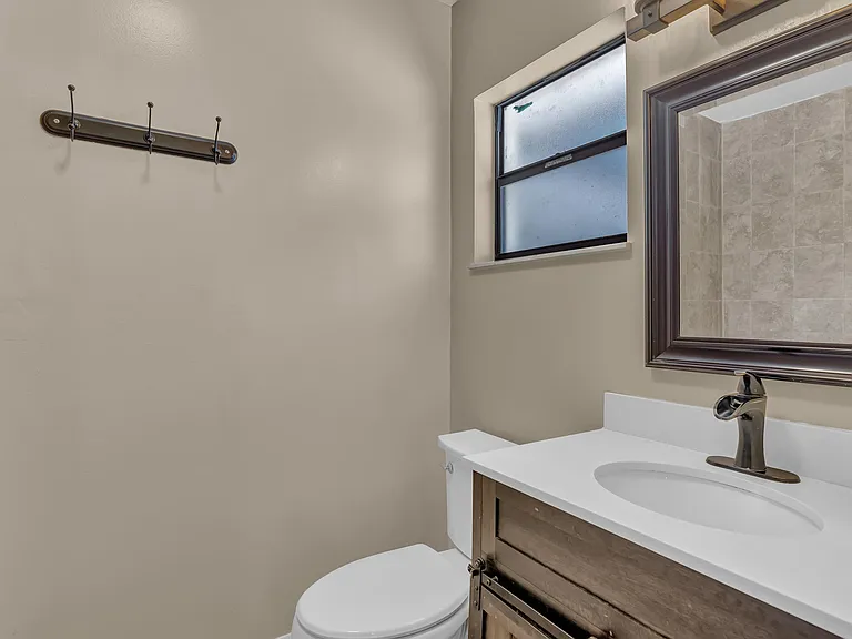 6113 Yucca Dr — Photo 8
