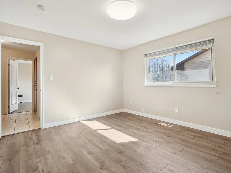 240 W 220th St S — Photo 14