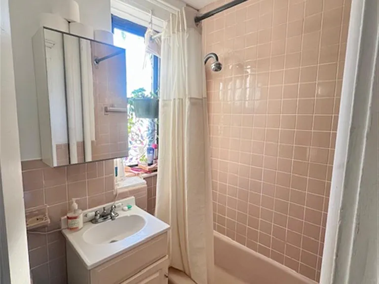 335-A Harvard St #11 — Photo 7