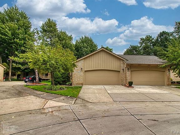 3rd image of 43068 W Kirkwood Dr