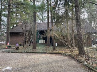 32674 Bingham Ln, Bingham Farms, MI 48025