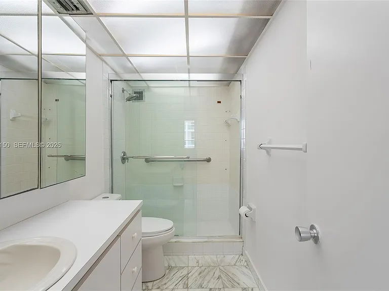 5005 Collins Ave #509 — Photo 8