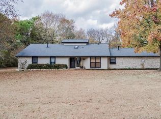 413 Timbercrest Rd, Catoosa, OK 74015