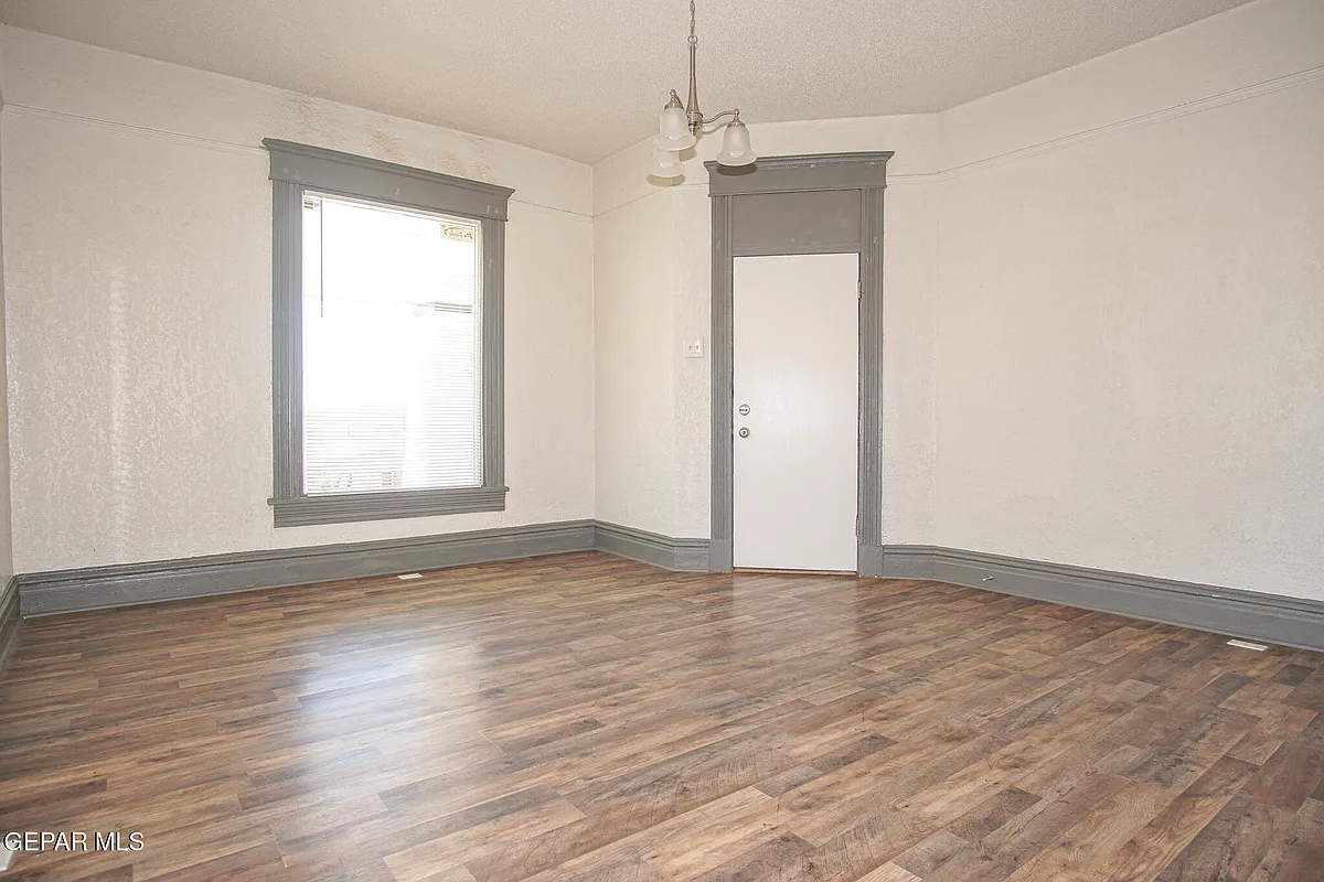 Building Photo - 2111 Portland Ave #2