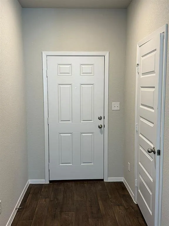 5 bed, 3.5 bath, 2897 sqft, $2,799 — Photo 3