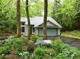 2248 Church View Dr, Stroudsburg, PA 18360