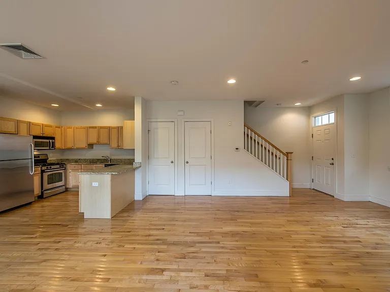 111 2nd St — Photo 3