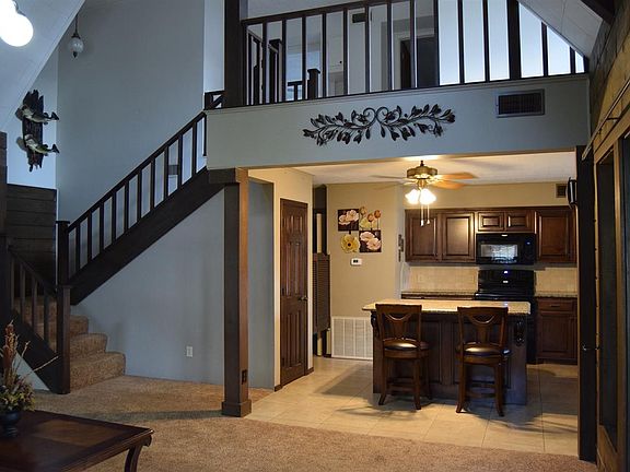 4th image of 351 Lakeview