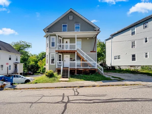 29 Goddard St, Webster, MA 01570