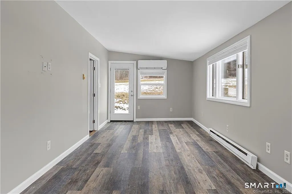 2 bed, 1.0 bath, 960 sqft, $2,550 — Photo 4