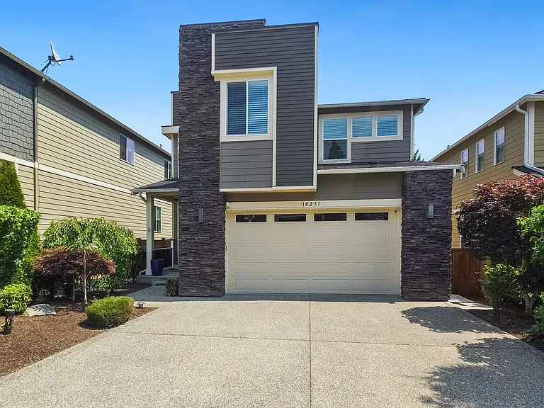 18231 3rd Dr SE — Photo 1
