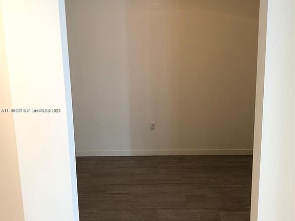 2nd image of 1000 Brickell Plz #2929