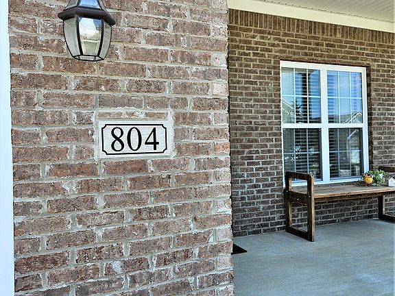 3rd image of 804 Halford Pl